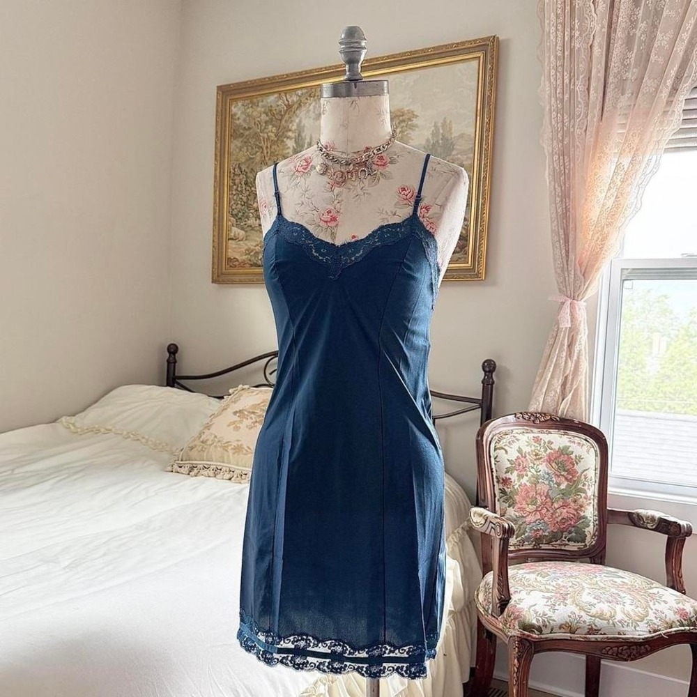 true vintage navy Vanity Fair slip‎ dress size 30